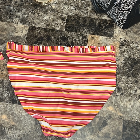 Plus size island rays bikini set - Picture 2 of 7